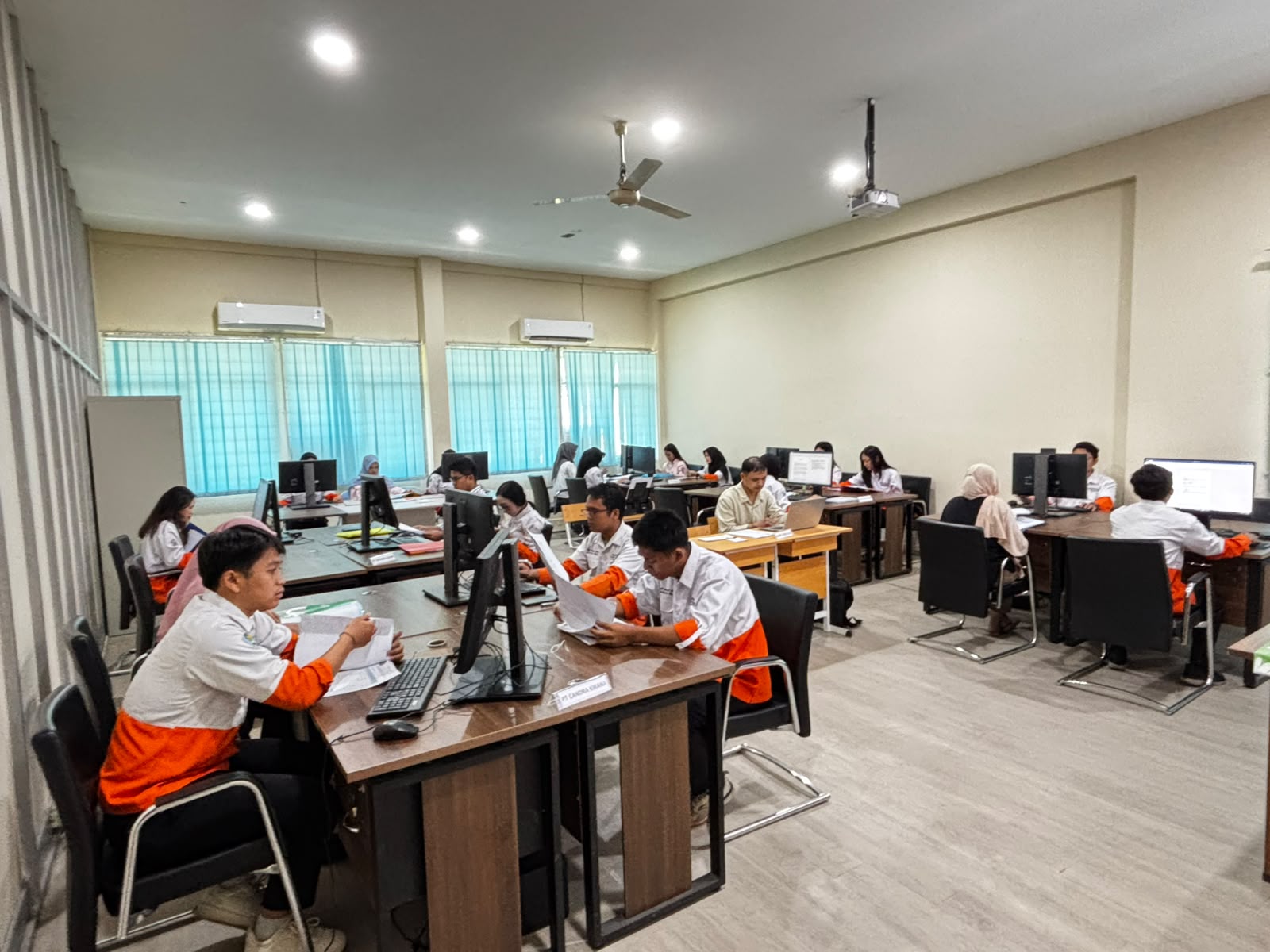 Lab. Simulasi Bisnis